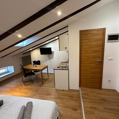Apartment In The Heart Of Pula Eksteriør billede