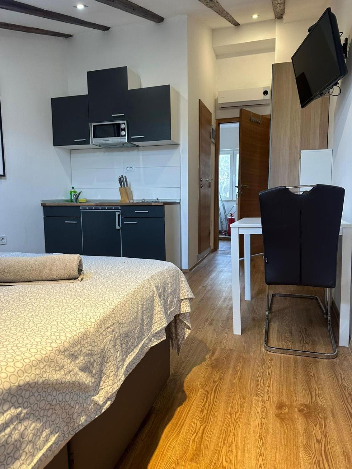 Apartment In The Heart Of Pula Eksteriør billede