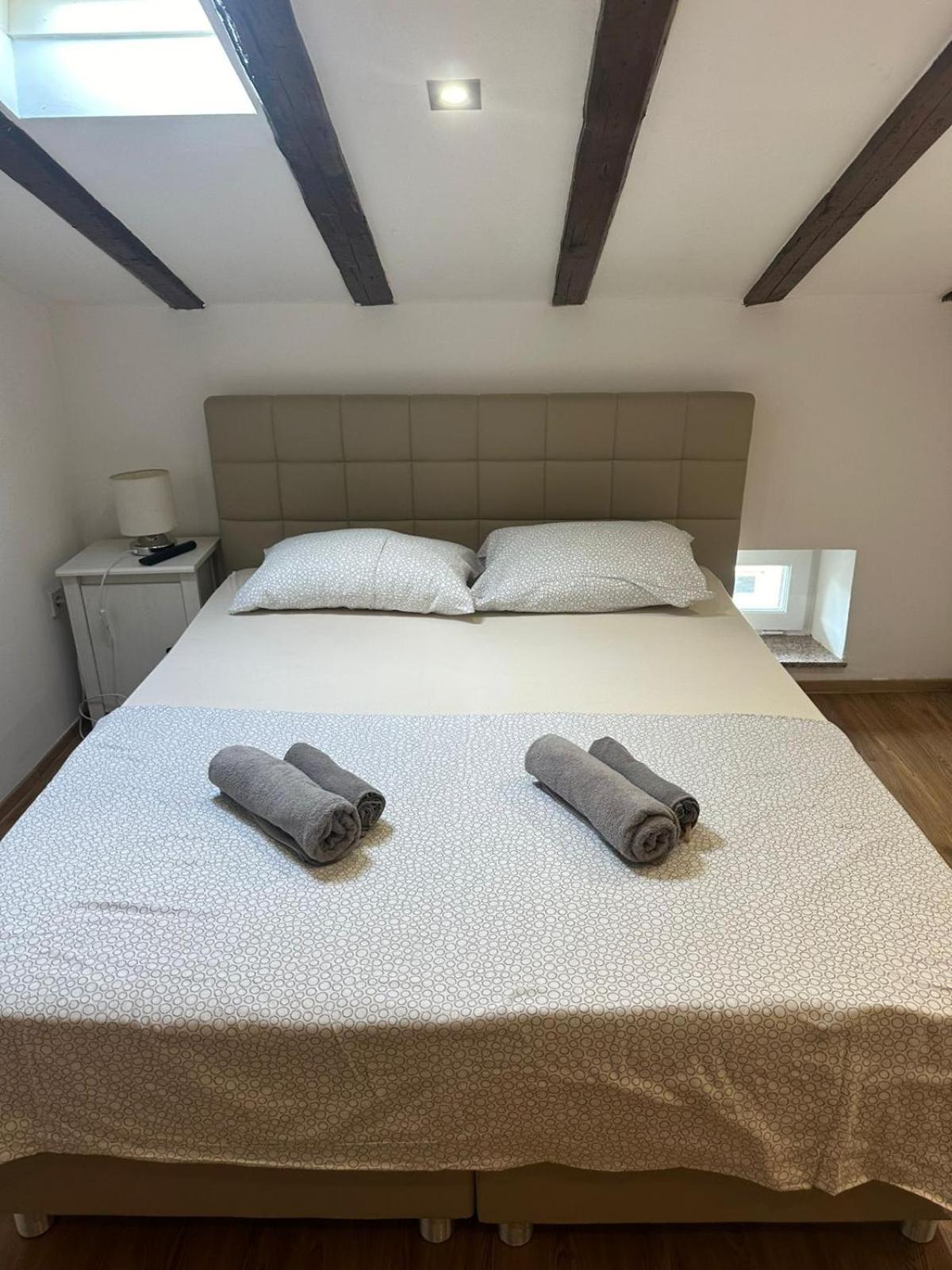 Apartment In The Heart Of Pula Eksteriør billede